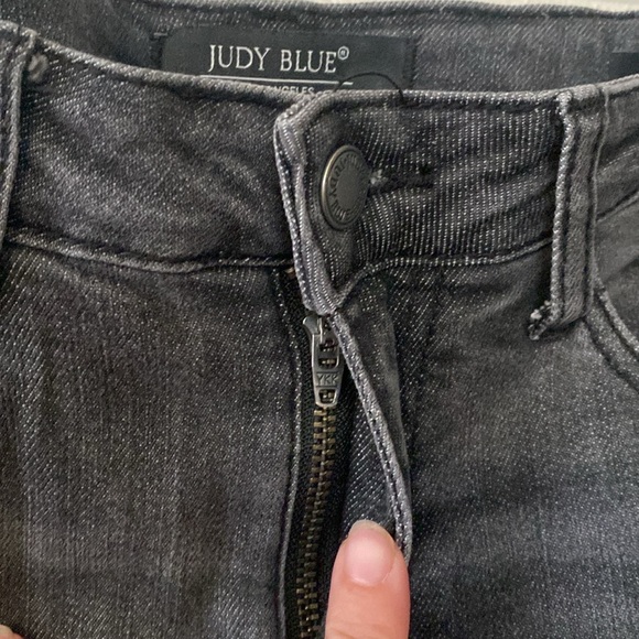Judy Blue Capri Size 5/27 - Picture 3 of 10